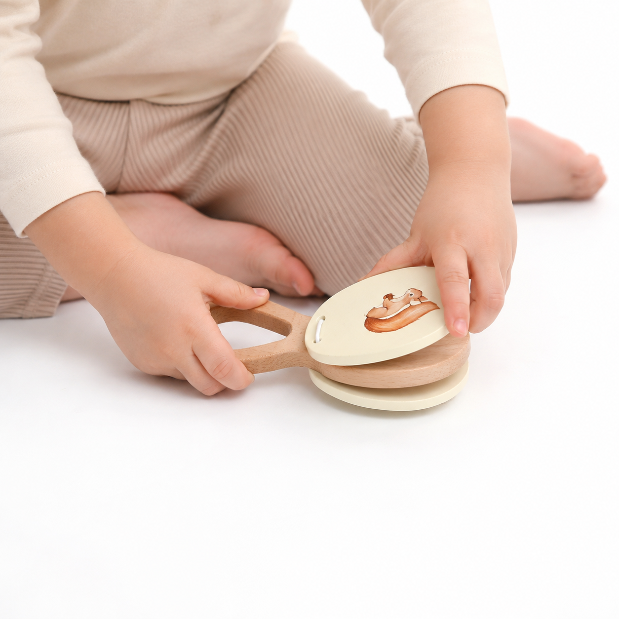 Holz Musikinstrumente Baby Trommel Xylophon Set - Entrain de jouer fond blanc Bild