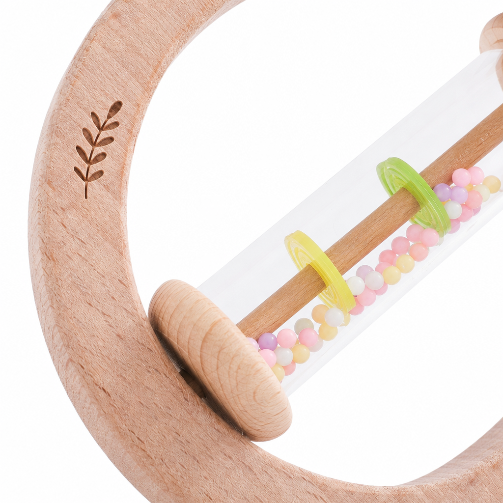 Montessori-Regenrassel aus Holz für Babys - Close up